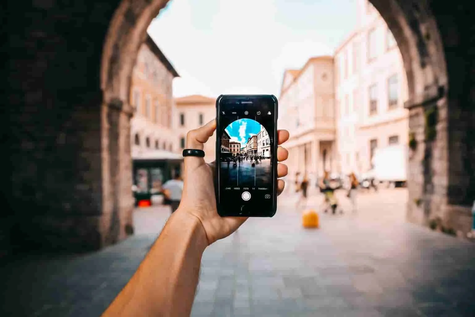 La evolución de la fotografía móvil y su impacto en la expresión artística y la comunicación visual.