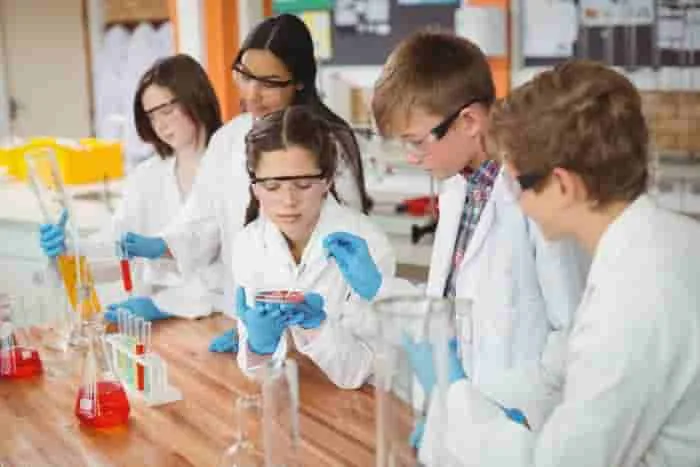 La importancia de la educación científica en la formación de ciudadanos informados y críticos.