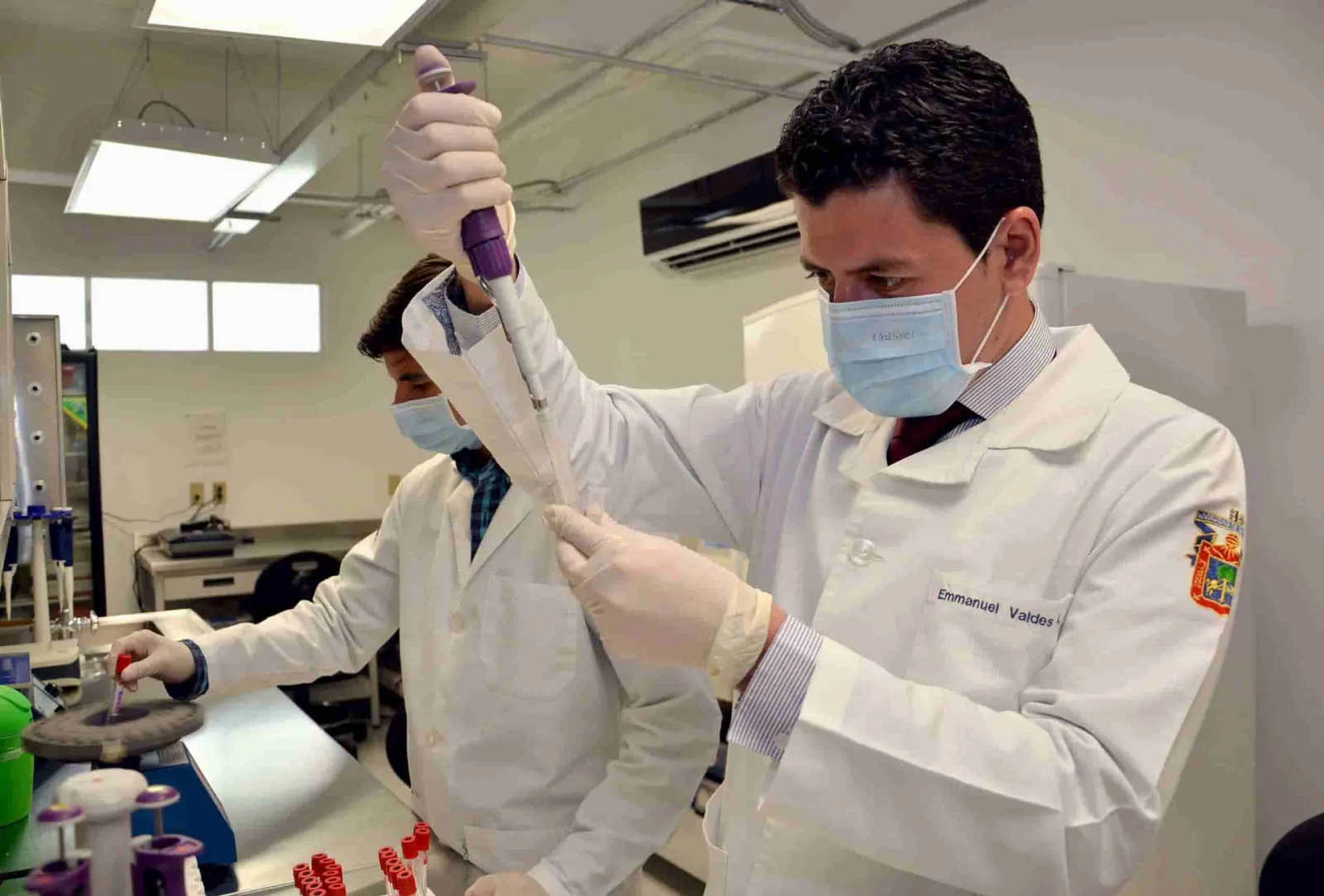 La importancia de la ética en la investigación científica y el desarrollo tecnológico.
