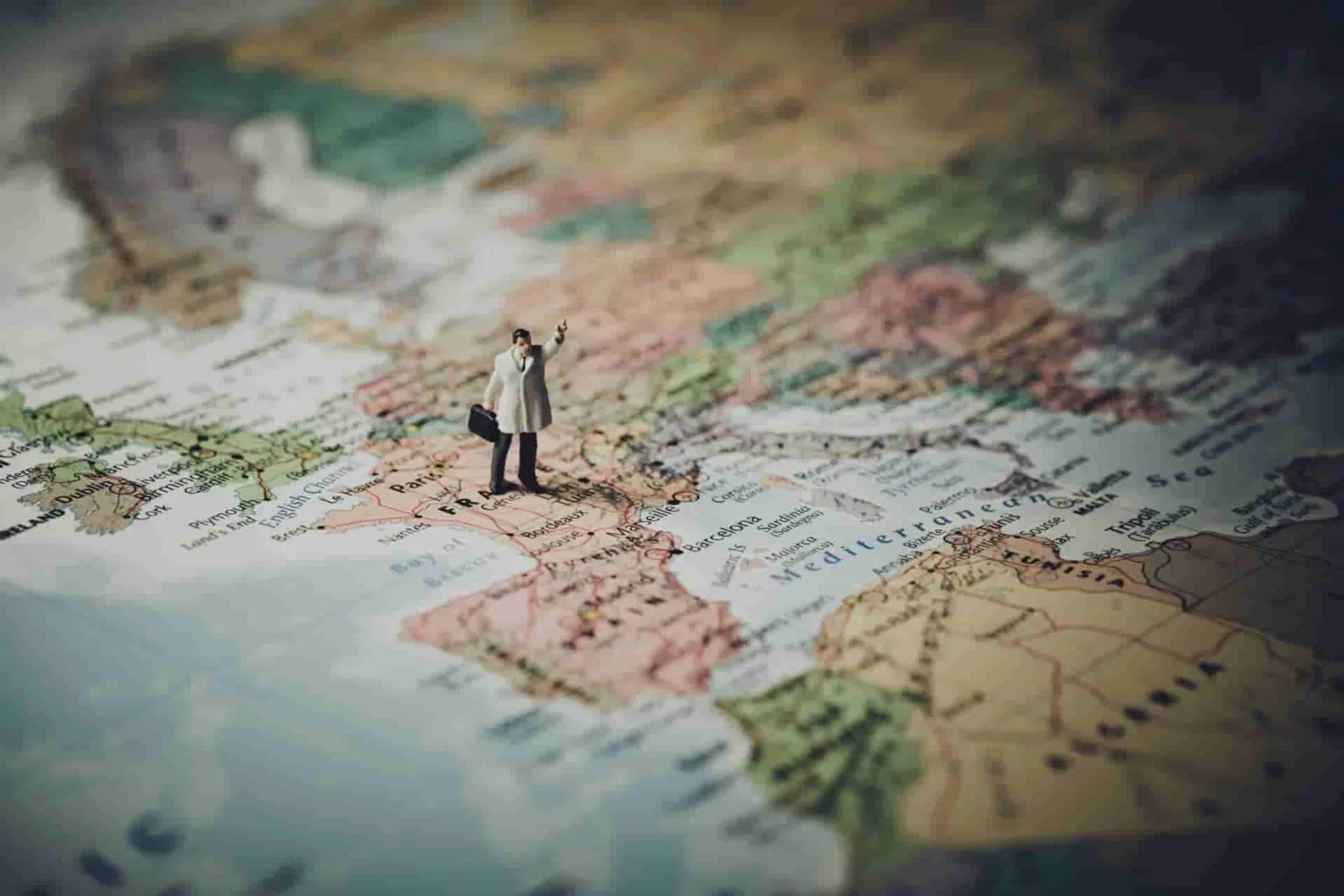 La importancia de la innovación en la industria del turismo y el desarrollo de experiencias de viaje únicas.